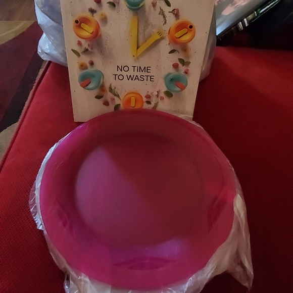 Tupperware - Picture 2 of 3